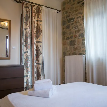 Sophia Limeni View Guest house