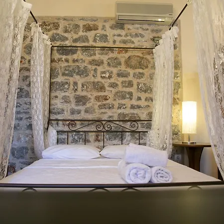 Sophia Limeni View Guest house 3*