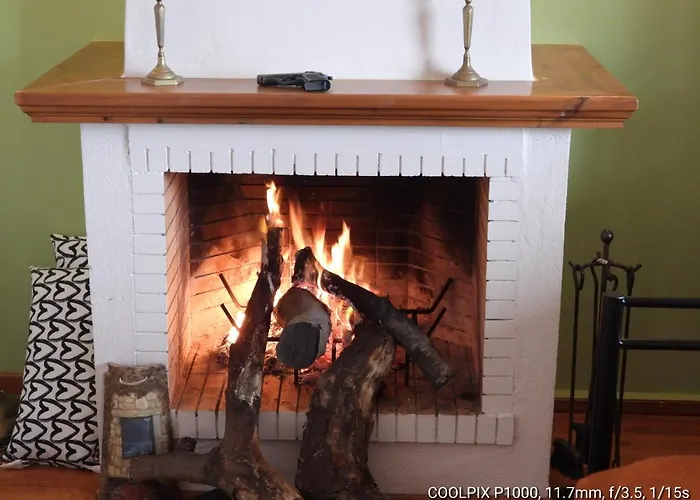 בית הארחה Sophia Limeni View 3*