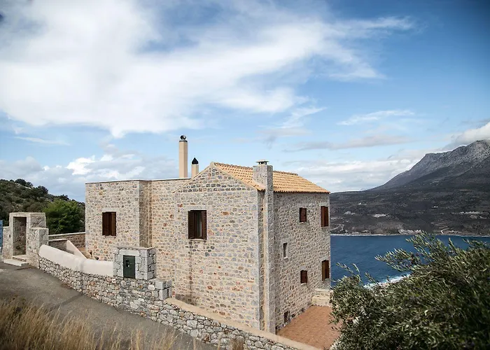 בית הארחה Sophia Limeni View 3*