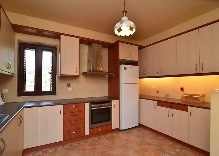 בית הארחה Sophia Limeni View 3*