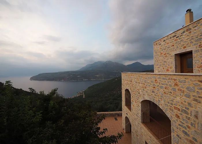 בית הארחה Sophia Limeni View אראופוליס