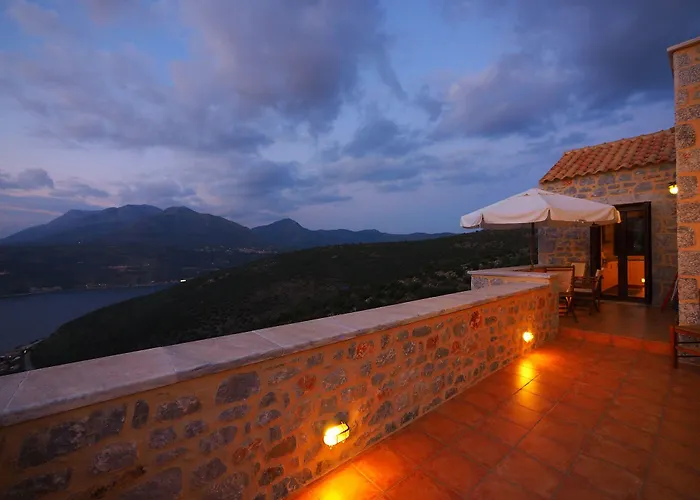 בית הארחה Sophia Limeni View אראופוליס