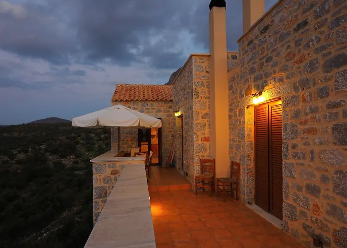 Sophia Limeni View בית הארחה