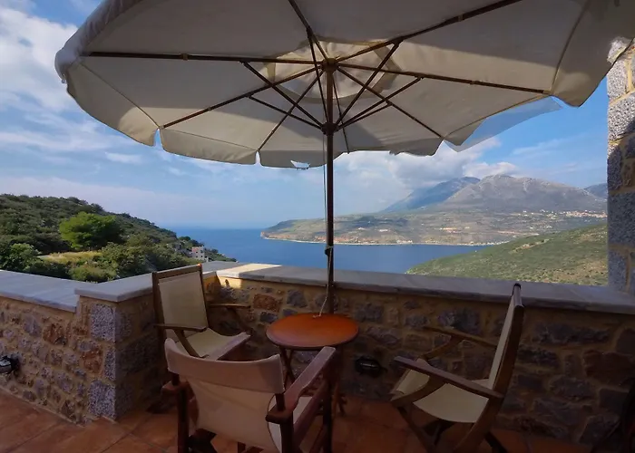 בית הארחה Sophia Limeni View אראופוליס