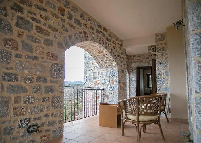 בית הארחה Sophia Limeni View