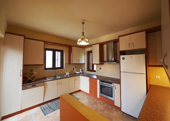 בית הארחה Sophia Limeni View