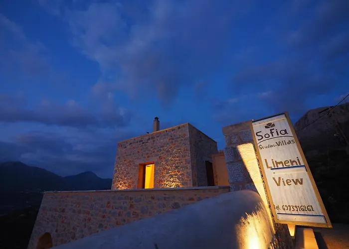 בית הארחה Sophia Limeni View אראופוליס